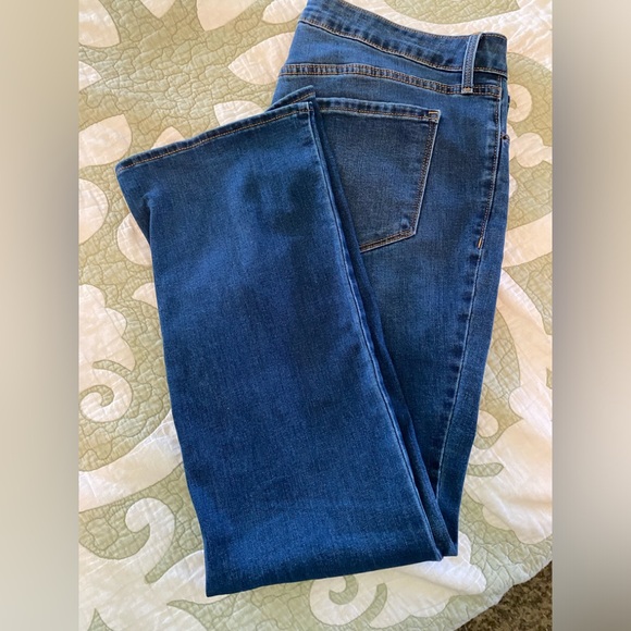 Old Navy Denim - Old Navy curvy profile In GUC size 14 short